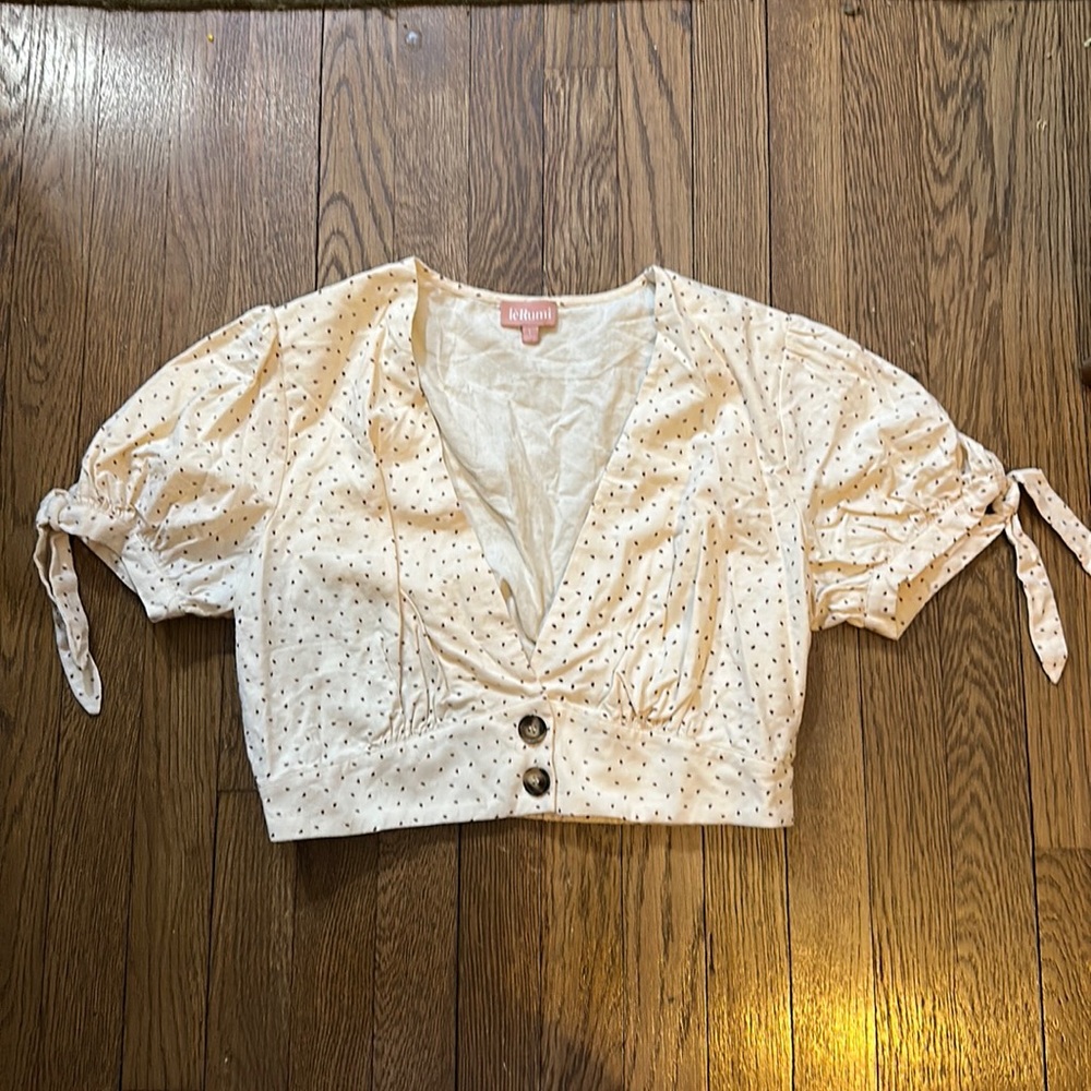 Cute puff sleeved blouse